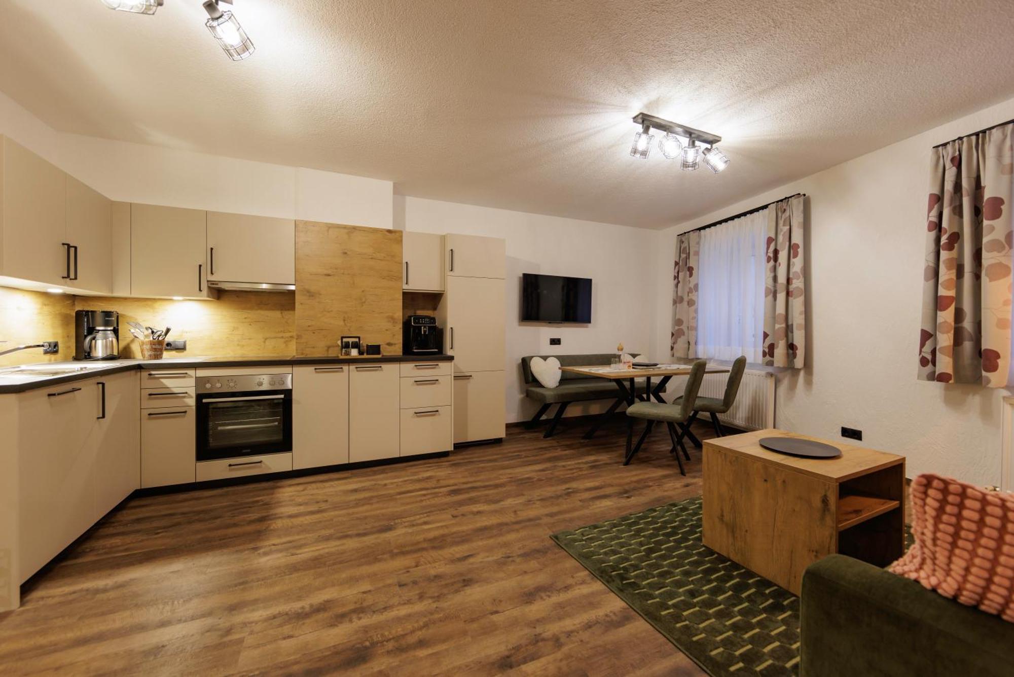 Apartmenthaus Goldeck รีด อิม โอเบอร์อินน์ทาล ภายนอก รูปภาพ