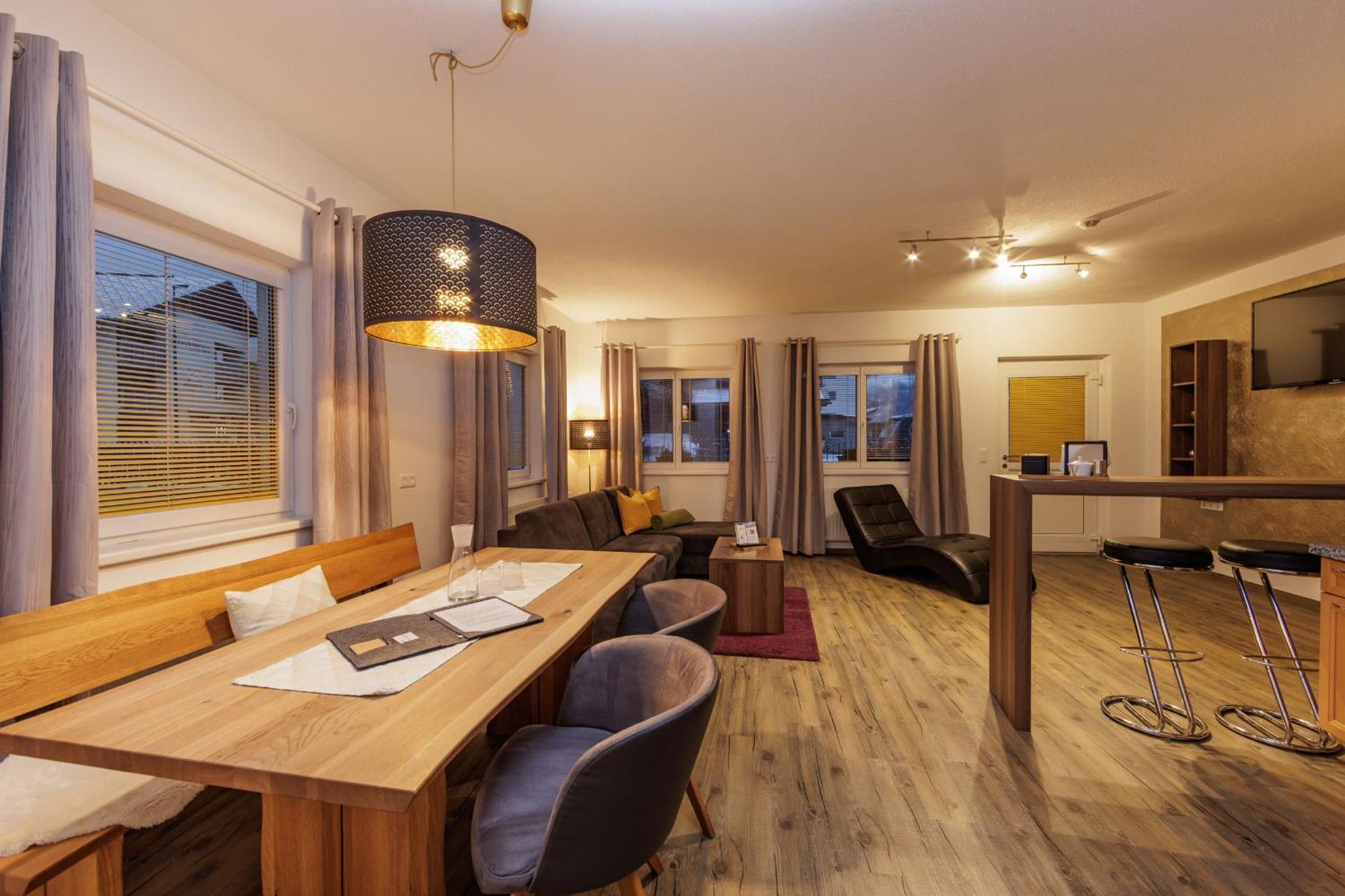 Apartmenthaus Goldeck รีด อิม โอเบอร์อินน์ทาล ภายนอก รูปภาพ