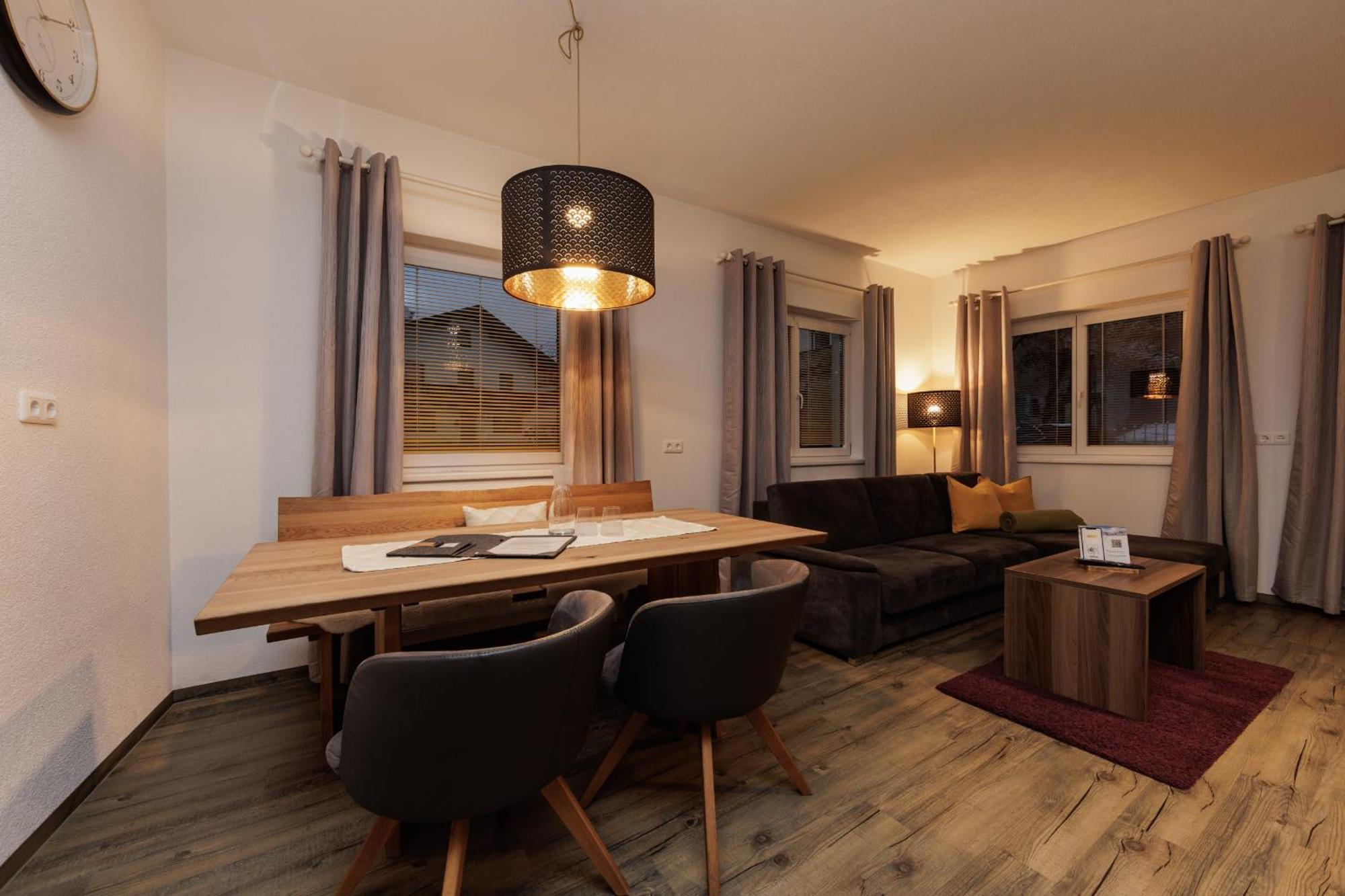 Apartmenthaus Goldeck รีด อิม โอเบอร์อินน์ทาล ภายนอก รูปภาพ