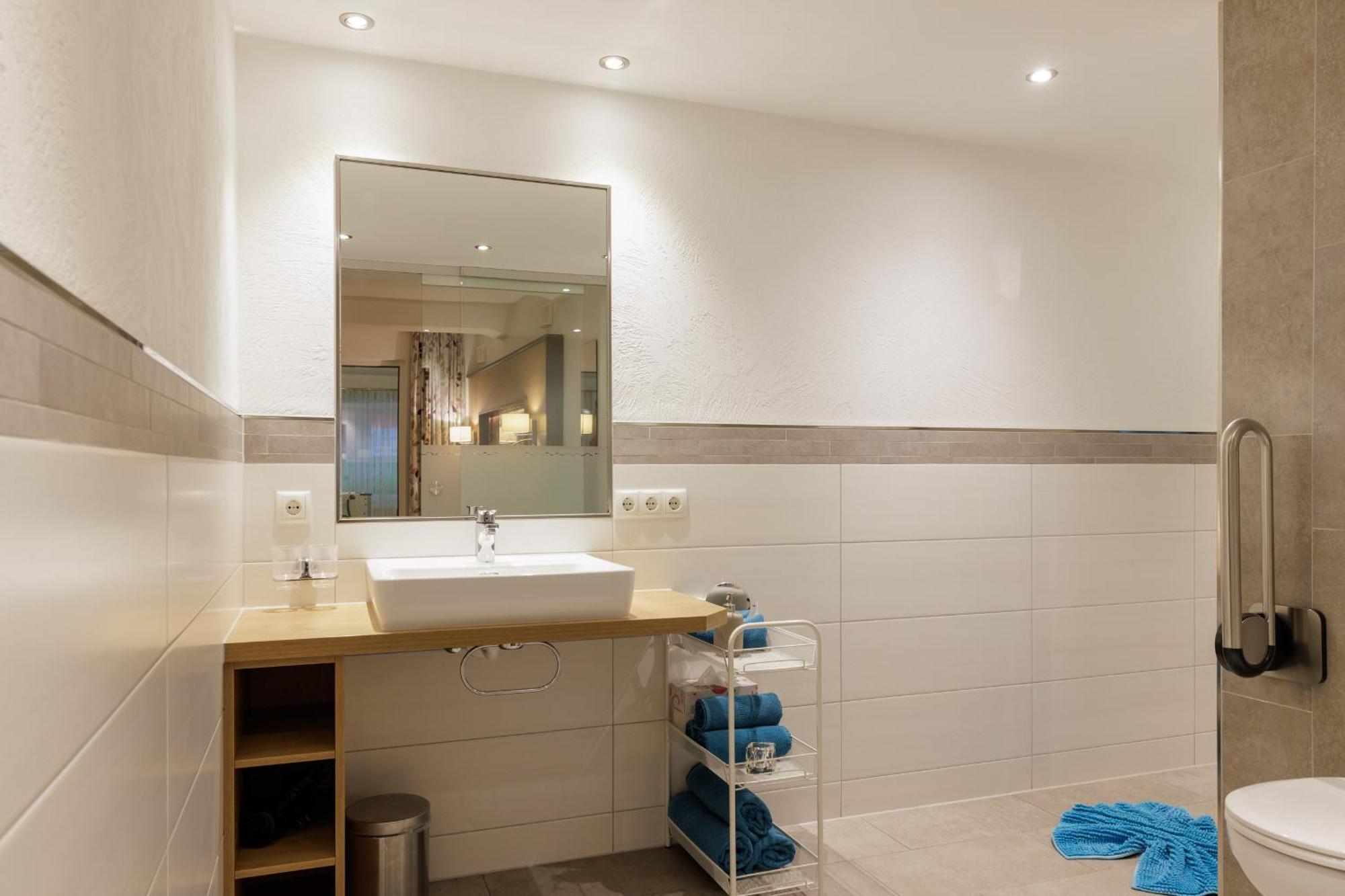 Apartmenthaus Goldeck รีด อิม โอเบอร์อินน์ทาล ภายนอก รูปภาพ