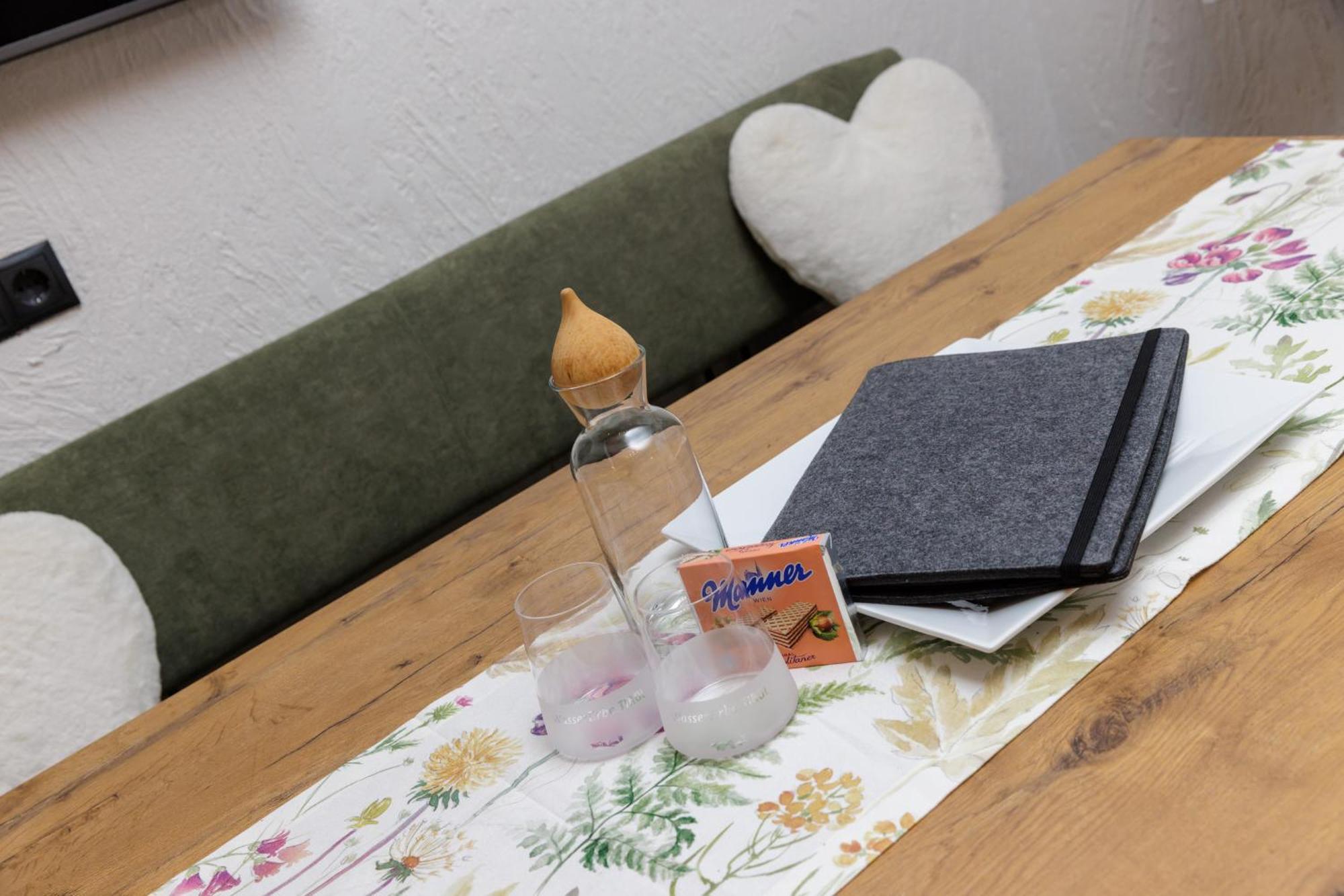 Apartmenthaus Goldeck รีด อิม โอเบอร์อินน์ทาล ภายนอก รูปภาพ